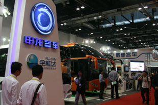 申龍客車重磅亮劍北京道路運輸展