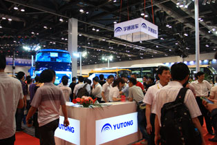 2012道路運輸展宇通客車展臺