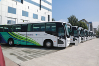 歐輝客車一字排開 整裝待發(fā)