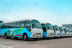 福州站選手展示金旅車模