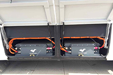 位于車側的動力電池組