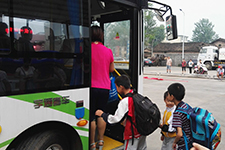 宇通純電動(dòng)公交為市民出行帶來便利