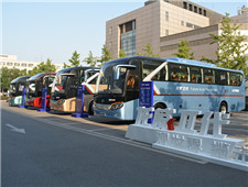 媒體考察團(tuán)登上安第斯山