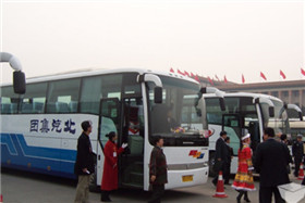 服務全國兩會的歐輝客車