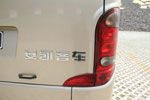 車尾大燈明亮