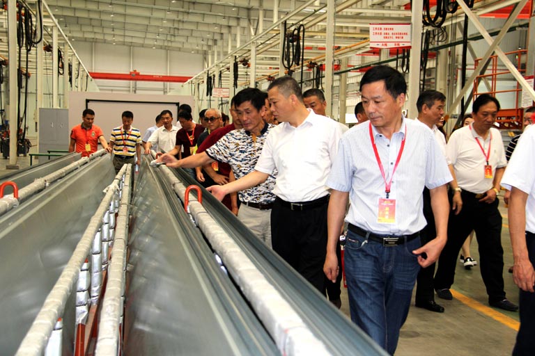 安凱客戶走進新基地