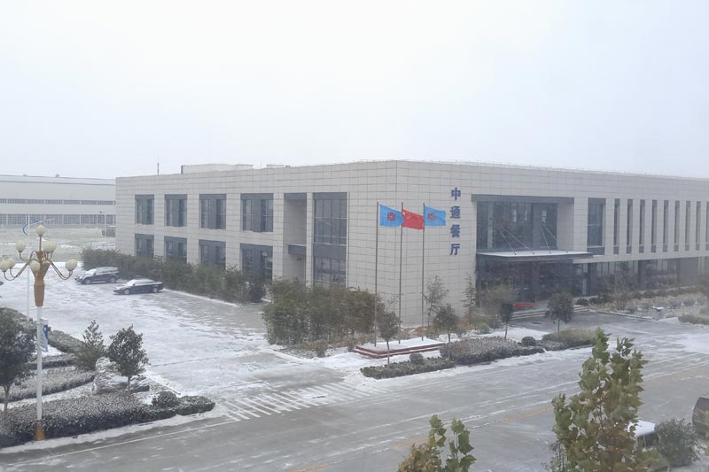 雪后的中通客車(chē)餐廳