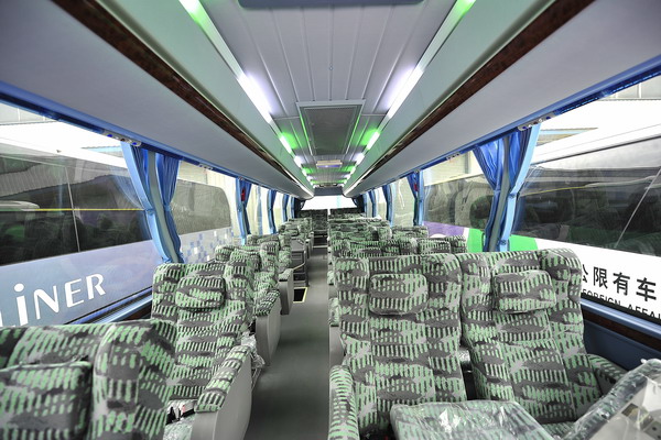 青年客車JNP6127LBEV純電動(dòng)客車