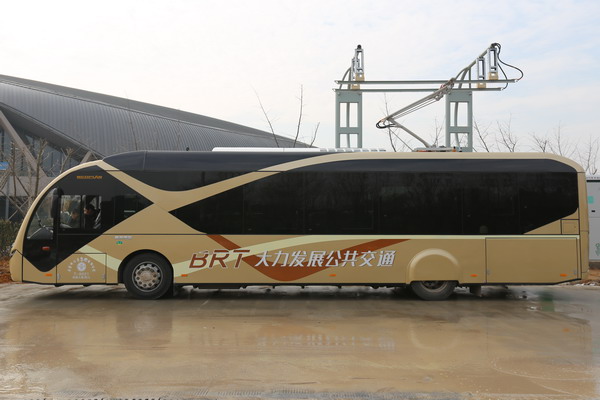 青年JNP6123BEV純電動(dòng)客車(chē)