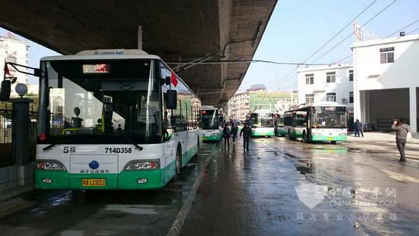 在線充可同時(shí)滿足32輛12米的在線充車(chē)輛同時(shí)充電