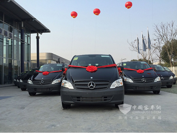 奔馳威霆，服務(wù)定制公交