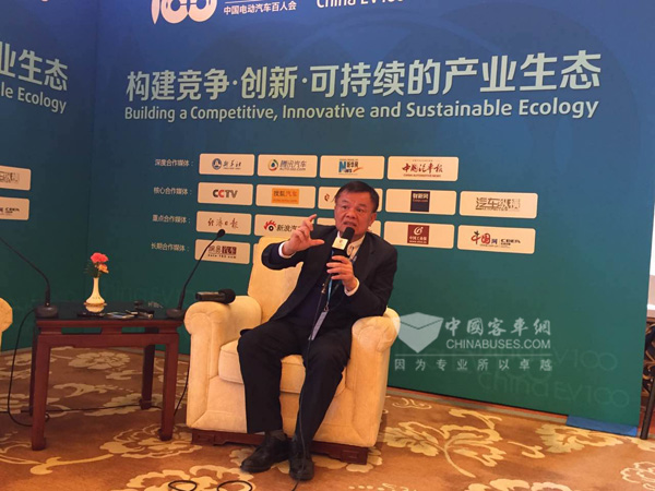 黃宏生  南京金龍客車(chē)制造有限公司董事長(zhǎng) ☆