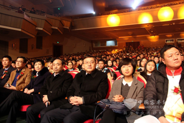 榜樣力量撼動人心，安凱客車榮獲2015年度合肥“十大經濟人物”