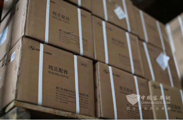 金龍客車北京倉儲中心為服務(wù)提供堅(jiān)實(shí)后盾