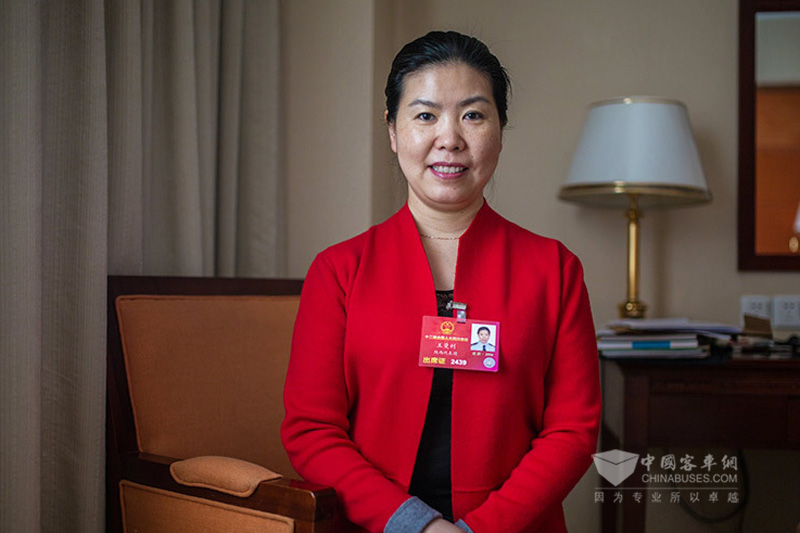 3月3日，陜西人大代表王曼利接受記者采訪