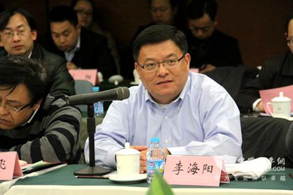 全國(guó)人大代表，遼寧曙光汽車集團(tuán)股份有限公司董事長(zhǎng)、總裁李海陽(yáng)