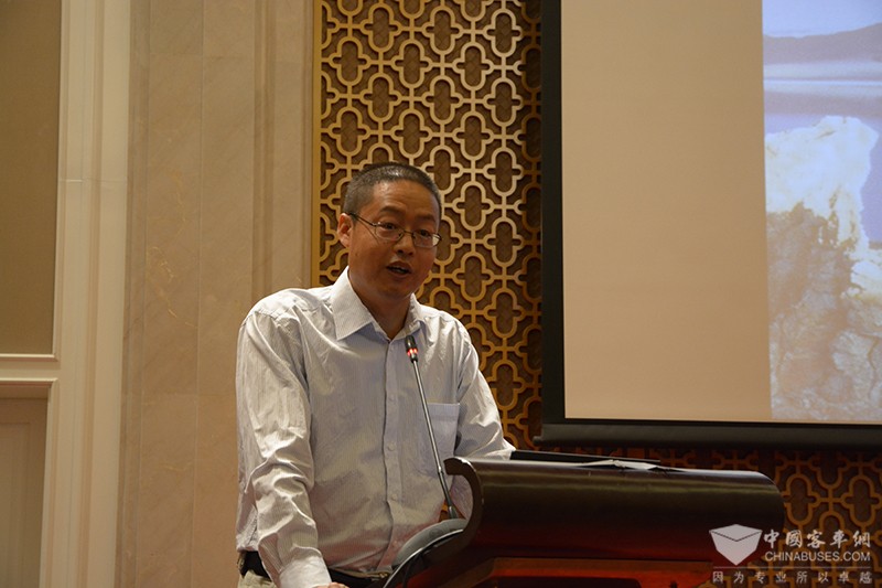 中國(guó)地質(zhì)科學(xué)院礦產(chǎn)研究所副研究員侯獻(xiàn)華 