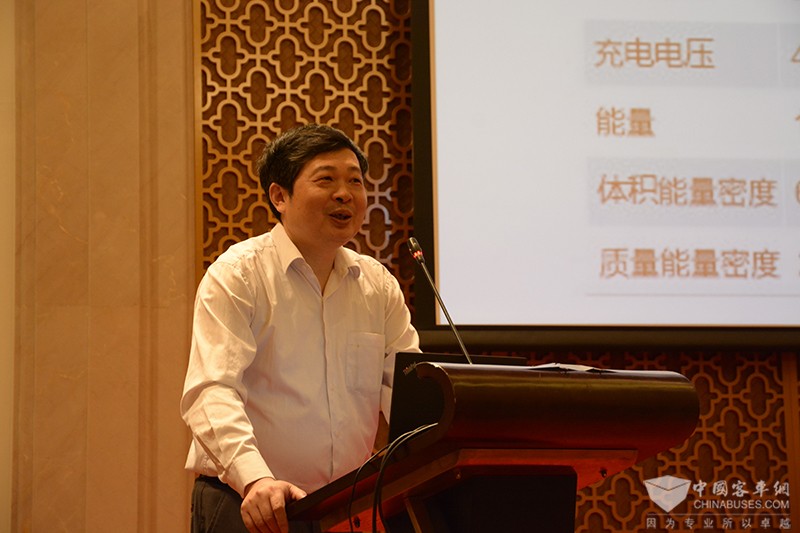 中科院物理研究所研究員黃學(xué)杰 