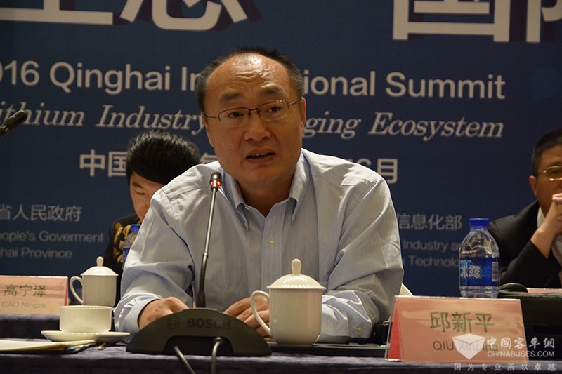 清華化學(xué)系教授 中國(guó)硅酸鹽學(xué)會(huì)固態(tài)離子學(xué)分會(huì)副秘書(shū)長(zhǎng)邱新平 