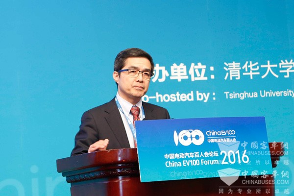 中國(guó)電動(dòng)汽車百人會(huì)執(zhí)行副理事長(zhǎng)歐陽(yáng)明高