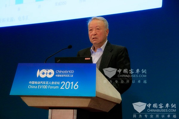 科技部電動(dòng)汽車重大項(xiàng)目監(jiān)理專家組組長(zhǎng)王秉剛