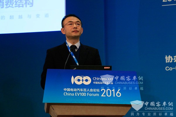 北京新能源汽車股份有限公司黨委書記、總經(jīng)理鄭剛