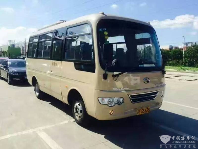 金龍19座客車