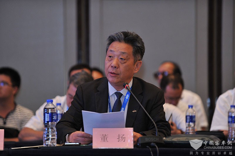 中國(guó)汽車工業(yè)協(xié)會(huì)常務(wù)副會(huì)長(zhǎng)董揚(yáng)  