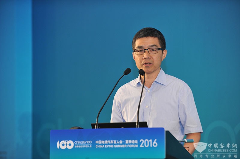 中國(guó)電動(dòng)汽車百人會(huì)執(zhí)行副理事長(zhǎng)歐陽(yáng)明高 