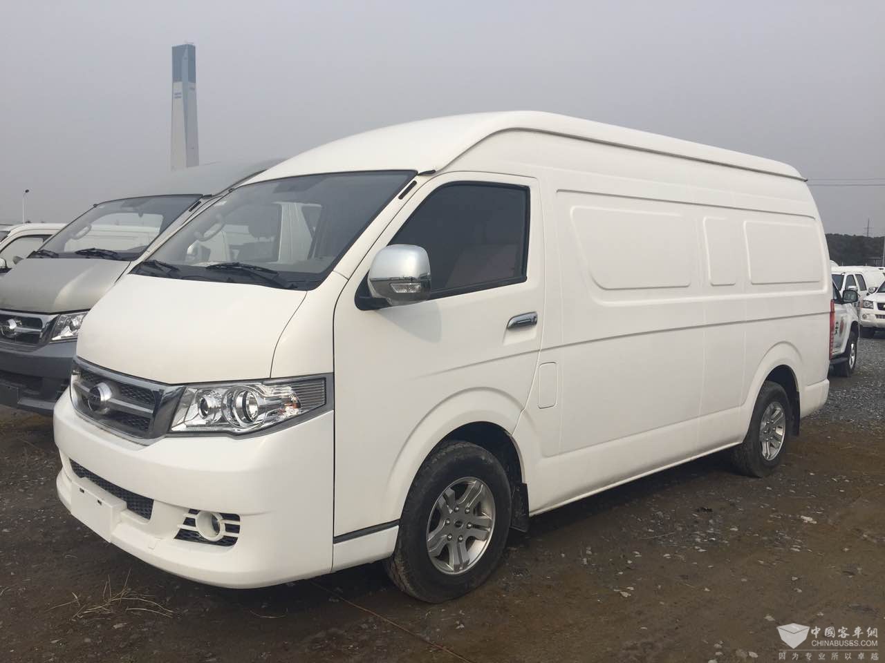 全新國四金龍廠海格品牌仿海獅的箱式貨車打折現(xiàn)價(jià)8.9萬電話18001763388