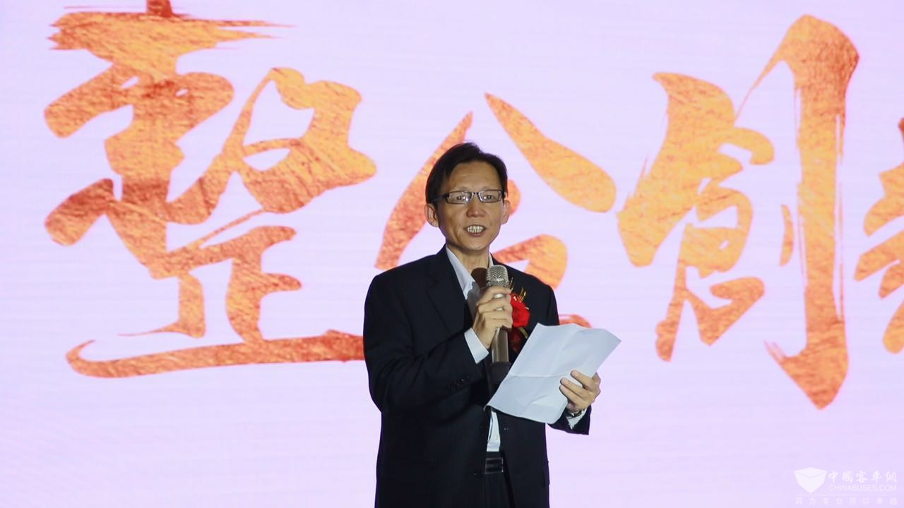 中國公路學(xué)會客車分會理事長王奇英