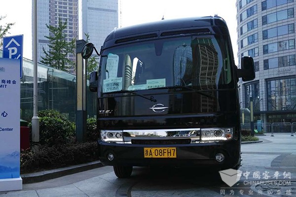 長(zhǎng)江“奕閣”純電動(dòng)中巴