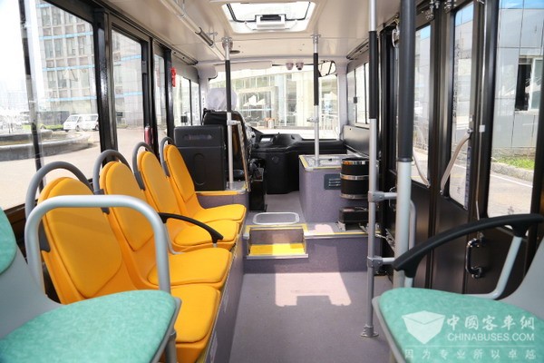 揚(yáng)子江客車WG6610BEVHT1