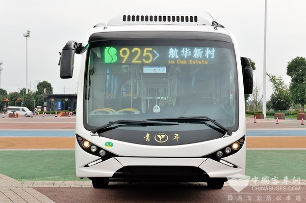 青年客車JNP6183BEVW