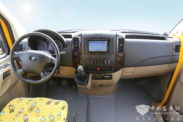 福田歐輝艦橋商務版BJ6590專用校車