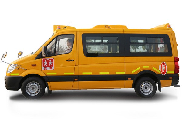 福田歐輝艦橋商務版BJ6590專用校車