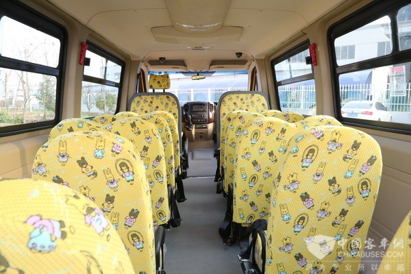 福田歐輝艦橋商務版BJ6590專用校車