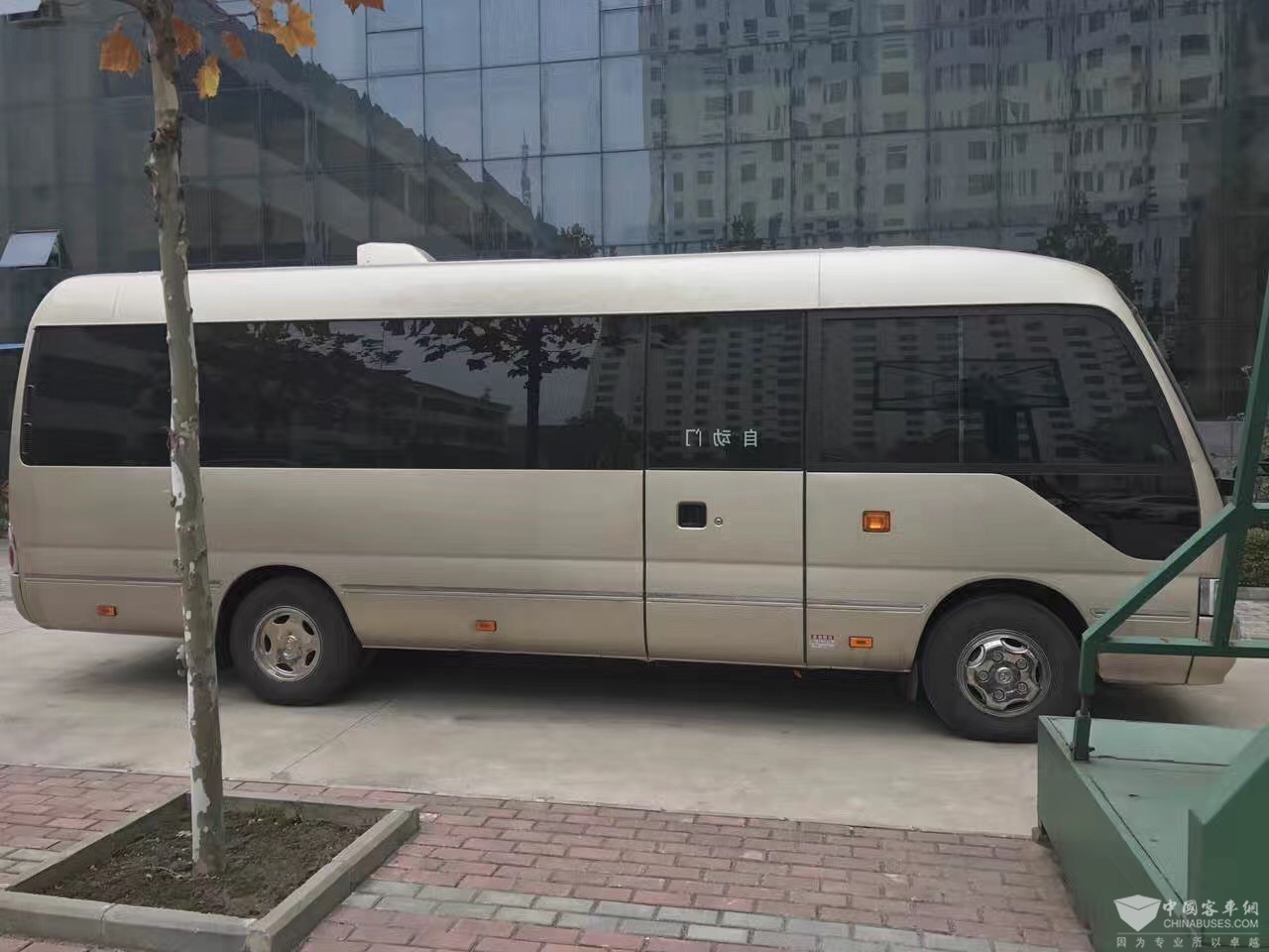 側(cè)面