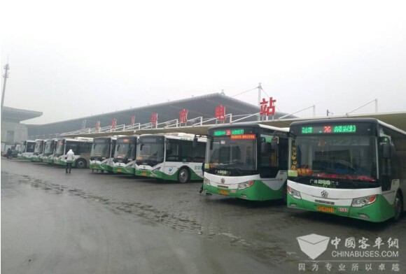 　邯鄲公交營(yíng)運(yùn)的銀隆新能源客車