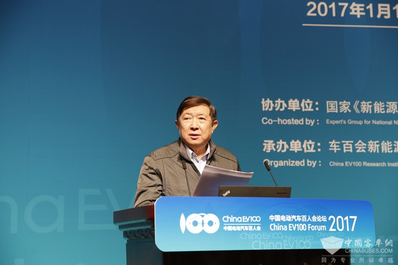 科技部原部長(zhǎng)、中國(guó)電動(dòng)汽車百人會(huì)學(xué)術(shù)委員會(huì)主席徐冠華