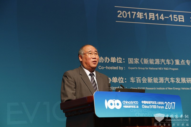 國(guó)家發(fā)展和改革委員會(huì)原副主任解振華