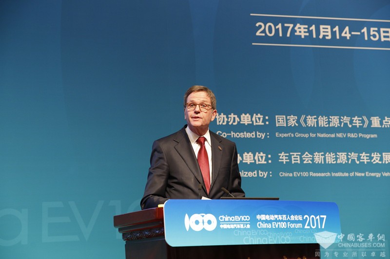 大眾汽車集團(tuán)董事、中國(guó)區(qū)總裁兼 CEO海茲曼