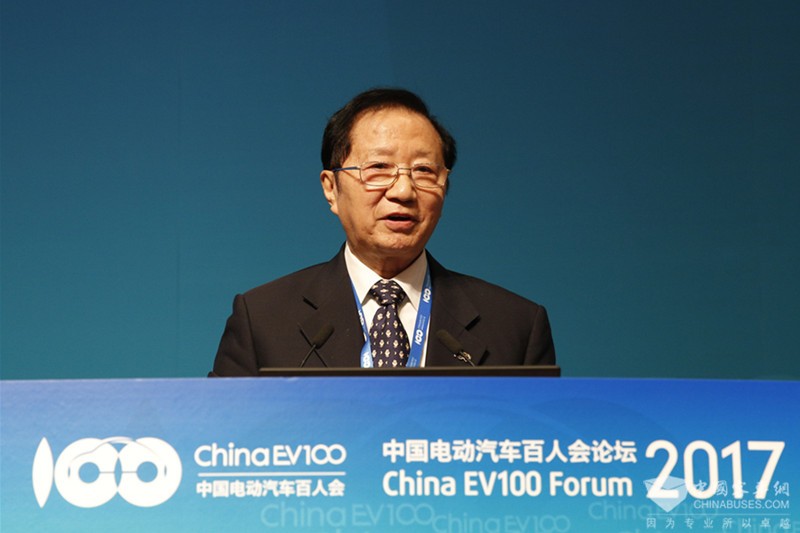 中國(guó)電動(dòng)汽車百人會(huì)理事長(zhǎng)陳清泰