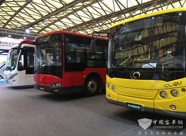 沈陽華龍 客車行業(yè)新兵老將征戰(zhàn)上海灘