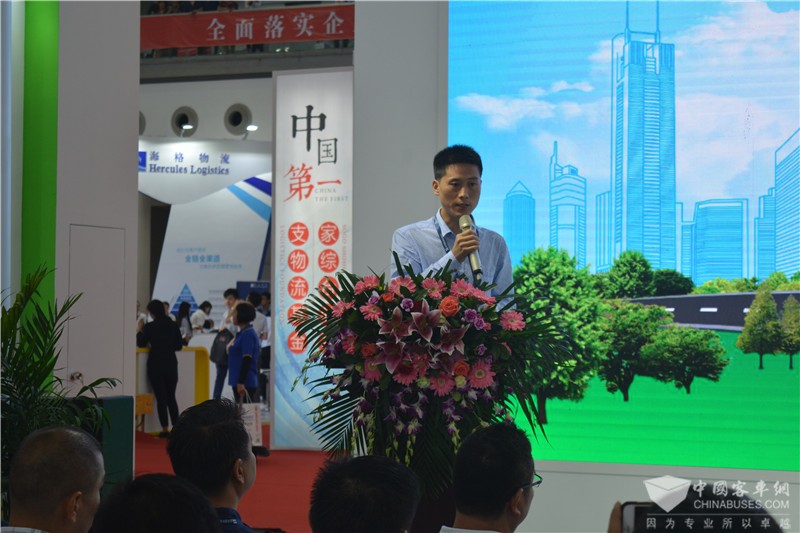 江蘇陸地方舟新能源車(chē)輛有限公司客車(chē)研發(fā)中心副總監(jiān)鄧虎