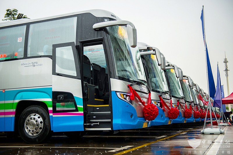 斯堪尼亞·海格“統(tǒng)領(lǐng)”豪華客車交付儀式