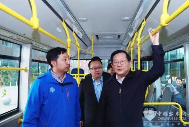 萬(wàn)鋼參觀福田歐輝全系列氫燃料電池客車(chē) 看好氫能發(fā)展前景