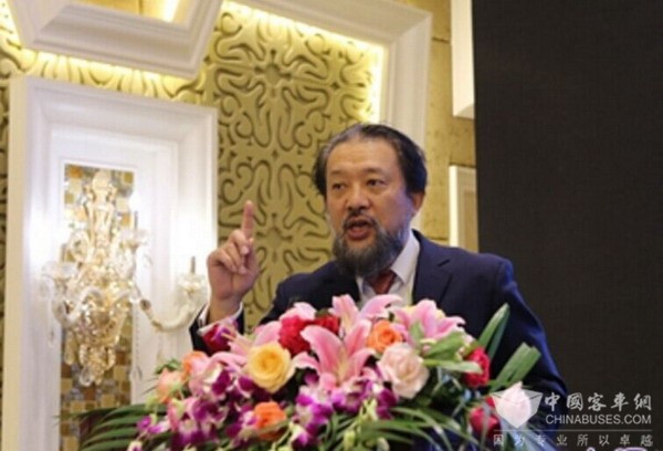 王健：電動(dòng)巴士成為全球客車(chē)主流 