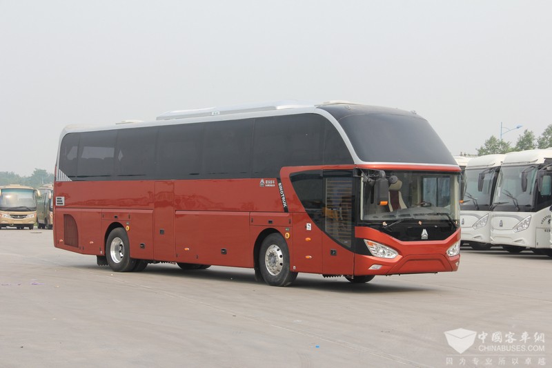 重汽11米高一級旅游客運(yùn)車輛（JK6117H5A）