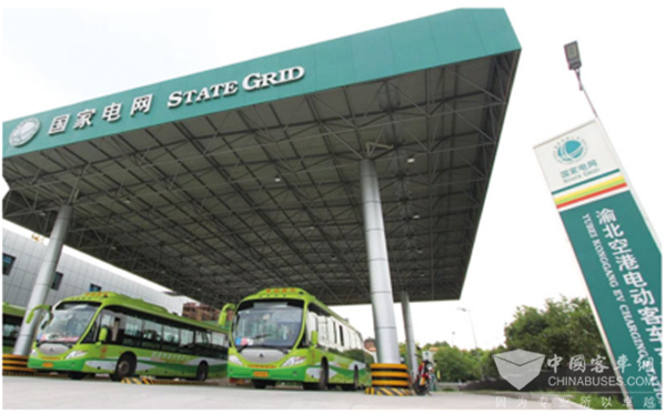 你以為世界第一座超大功率快速充電站是特斯拉建的嗎？